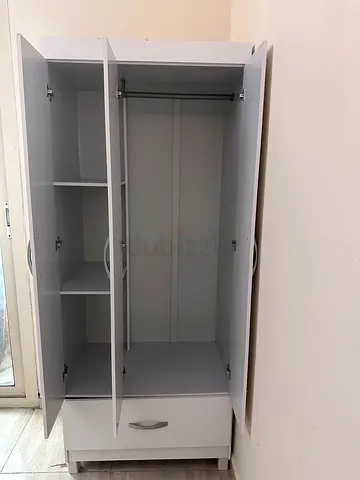 White 3-Door Wardrobe with Hanging Rail and Shelves - Good Condition