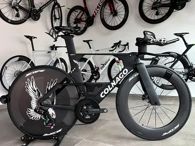 2026 COLNAGO TT1 CUSTOM TRIATHLON / TIME TRIAL BIKE – FULLY LOADED – SIZE M