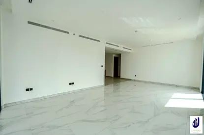 Higher floor | Corner unit | Store and Maid's Room