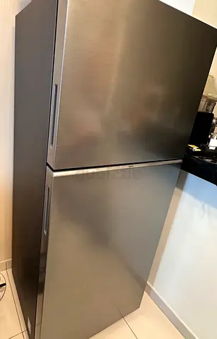 Used Samsung Refrigerator-Freezer (4.5 kg/24h Ice Maker) - In Great Condition