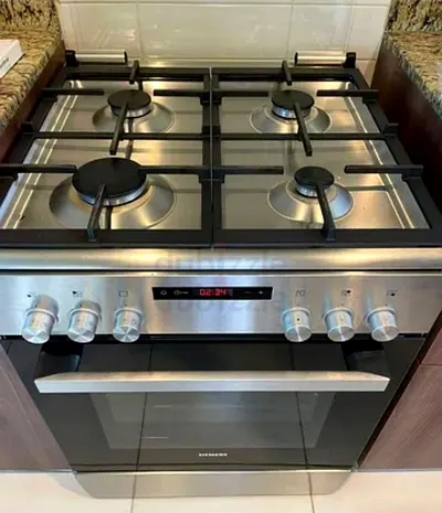 Siemens Stainless Steel Freestanding Gas Cooker with Oven - Good Condition