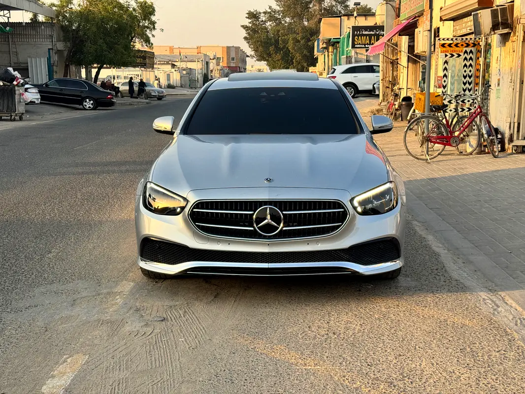 Mercedes-Benz E-Class 2021 — photo 1 of 19