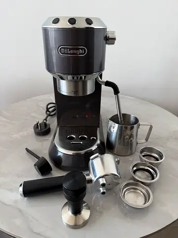 Delonghi Dedica EC885.M espresso machine (UAE model) with barista kit