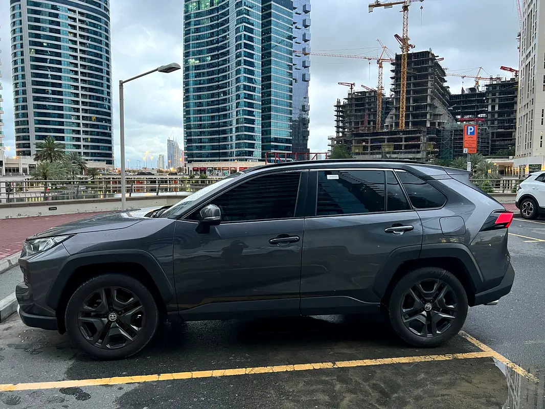 Toyota Rav 4 2022 — photo 1 of 2