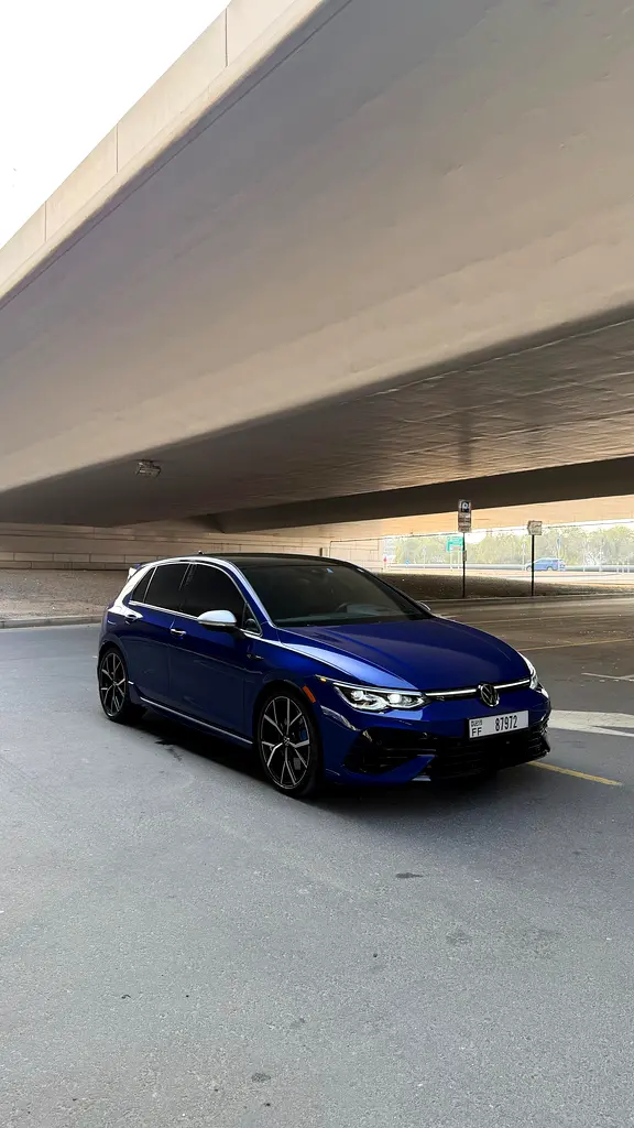 Volkswagen Golf 2024 — photo 1 of 8