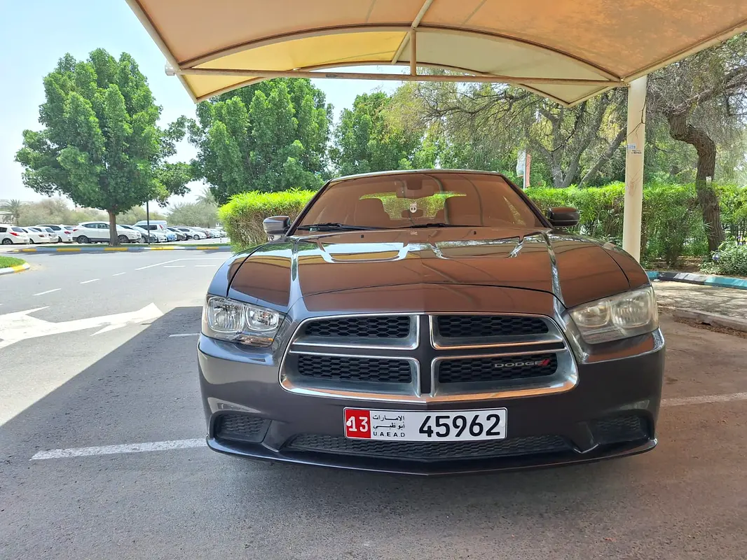Dodge Charger 2013 — photo 1 of 11