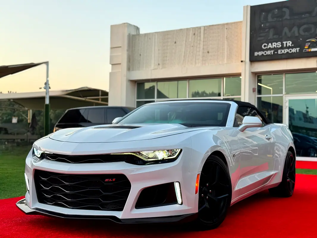 Chevrolet Camaro 2023 — photo 1 of 19