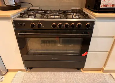 Toshiba 90cm Gas Range Cooker with Oven - Good Condition
