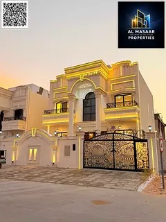 For sale: Luxurious classic villa with 6 bedrooms and a rooftop terrace. Spacious layout, high-end