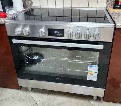 Beko Cooker (BGM30203EX 5 Zone Ceramic)