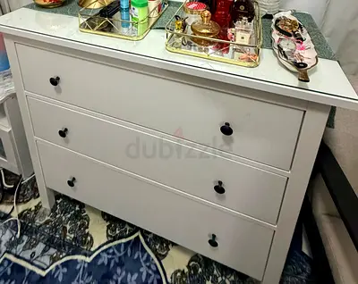 White 3-Drawer Dresser / Chest in Good Condition