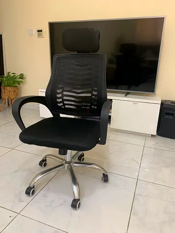 Ergonomic Mesh Office Chair with Headrest