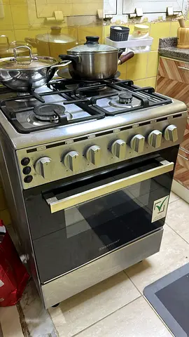 Gas Cooker with 4 Burners