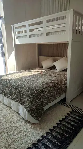 Brand new Potterybarn kids bunk bed with Serta mattress