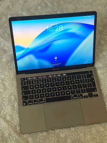 FOR SALE: MacBook Pro 13-inch (M2 Chip)
