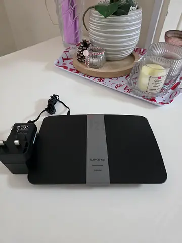 Linksys EA6200 AC900 Dual-Band Router - Good Working Condition