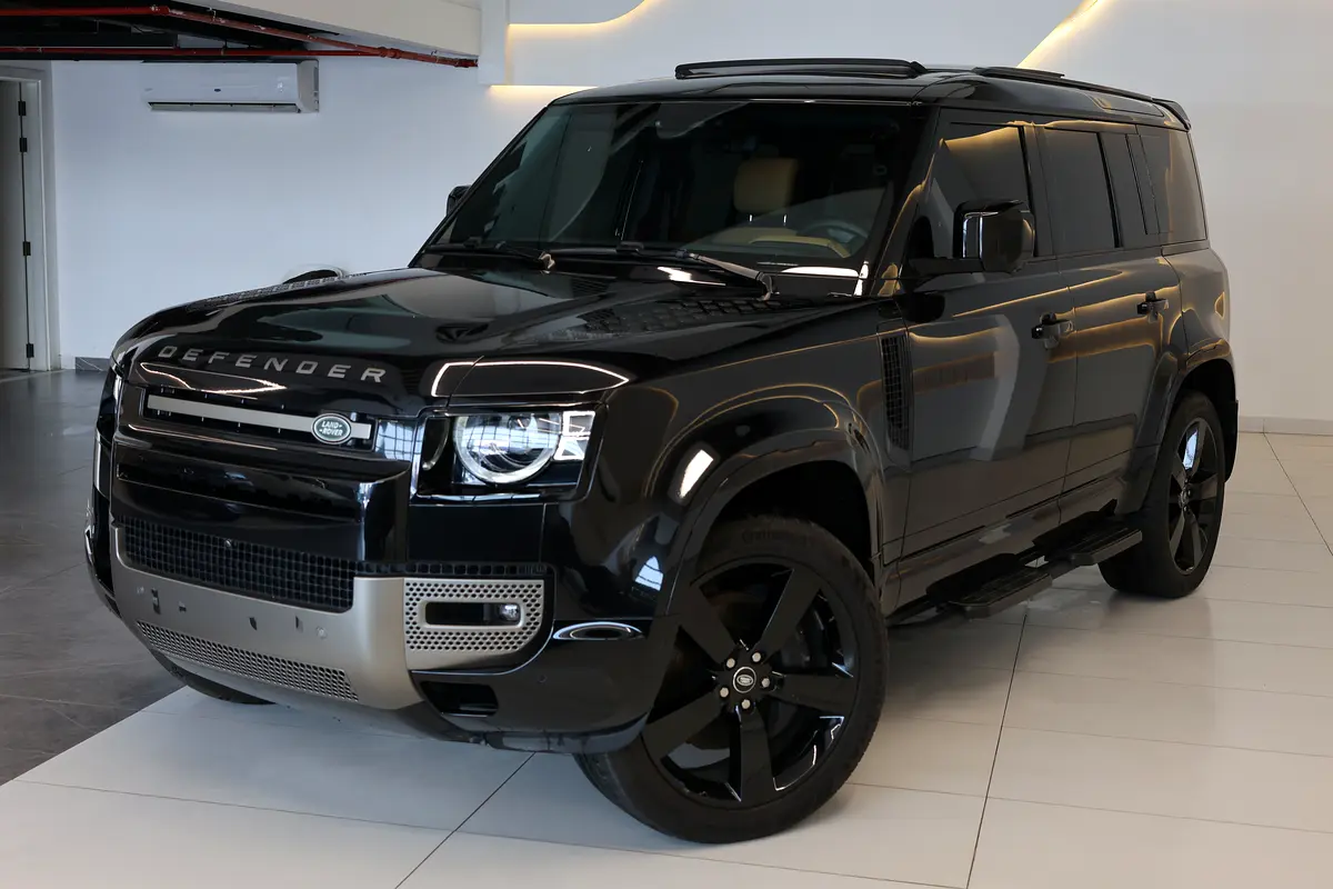 Land Rover Defender 2025 — photo 1 of 18