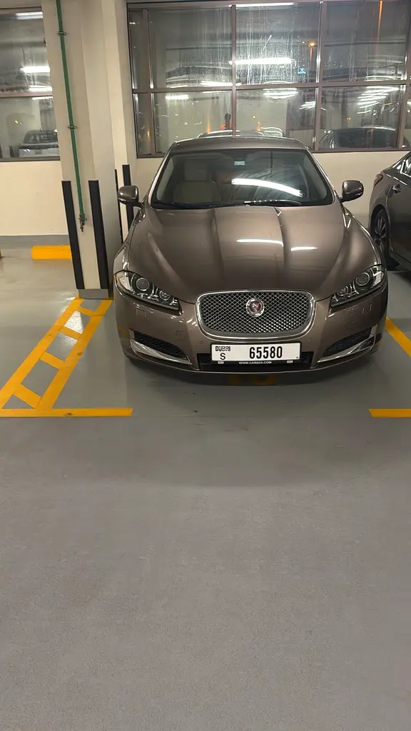 Jaguar XF 2015 — photo 1 of 6