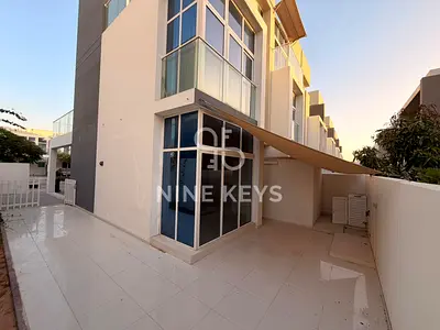 5BHK Townhouse / Extended Kitchen / Near to Amenities