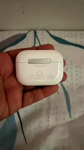 Airpod Pro, Left ear Bud with case, Lightening