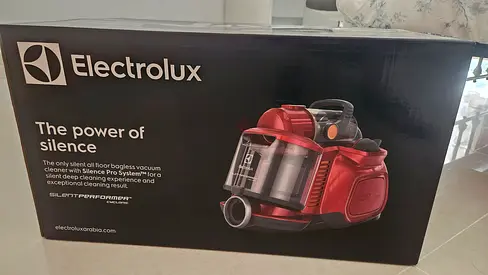 Electrolux Silent Performer Canister Vacuum (Boxed) - Red zspc2000 sealed