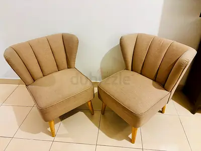 Beige Upholstered Accent Chair with Wooden Legs