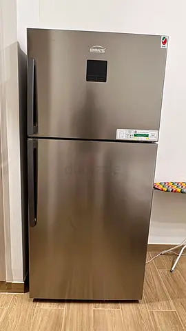 Large Generaltec Double Door Refrigerator (Silver) – Digital Control / Excellent Condition