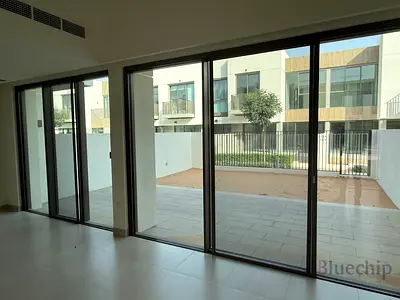 Sleek Type | Centre Kitchen | Multiple Options