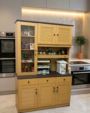 Kitchen cabinet