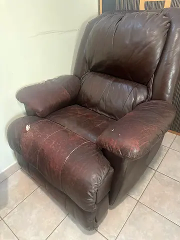 Used Brown Leather Recliner Armchair – Comfortable Single Seat