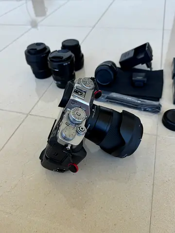 Fujifilm X-series mirrorless camera with 5 lenses + accessories (good condition)
