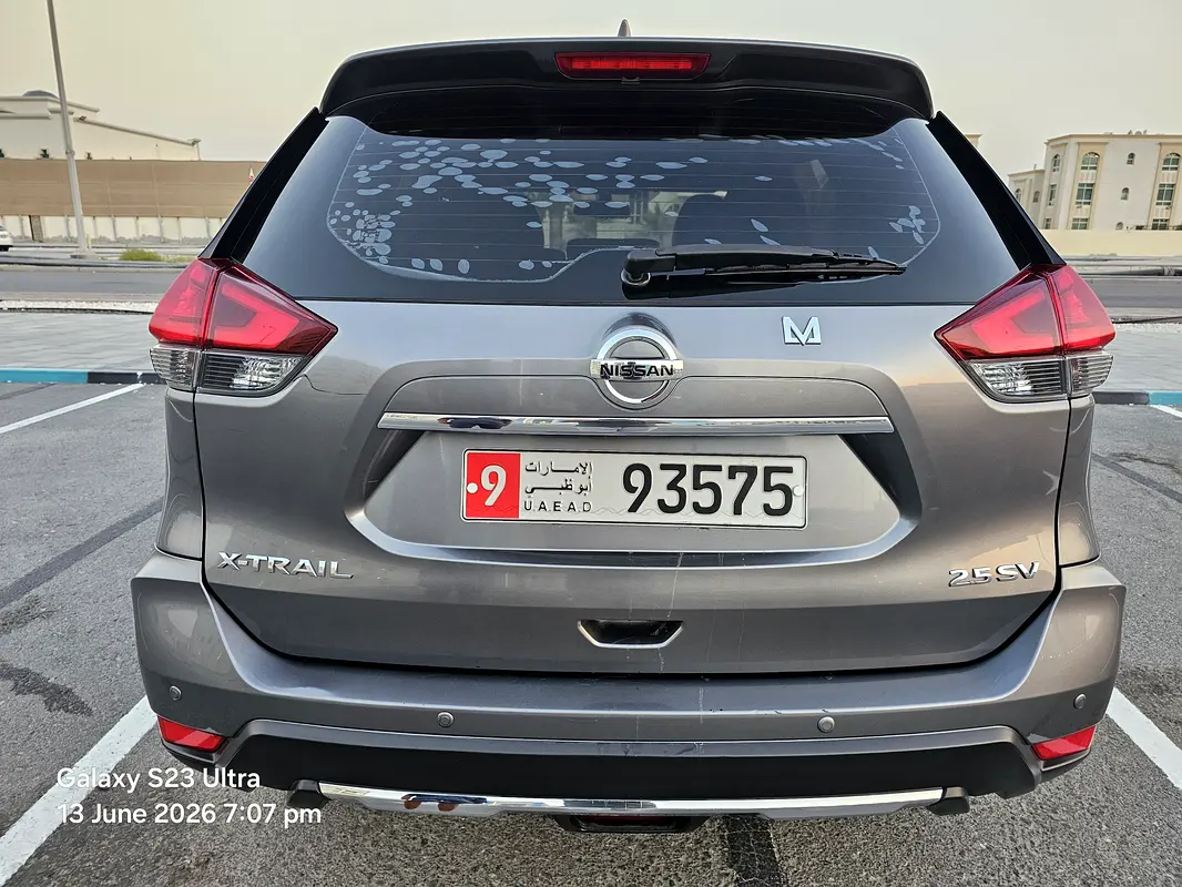 Nissan X-Trail 2018 — photo 1 of 13