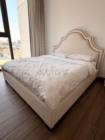 🏠 Premium King Bed | Excellent Condition | Ready Beginning July 2026