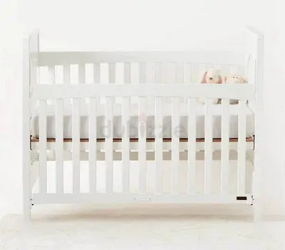 Junirs baby crib with juniors mattress and bed pumper
