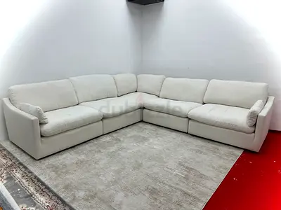Like new condition oc home modular couch