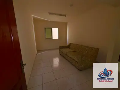 ما زال العرض جاري أرخص غرفة وصالة في الغوير تكييف وغاز مركزي إيجار 22000 قريب من سوق الغوير ومحطة الرولة