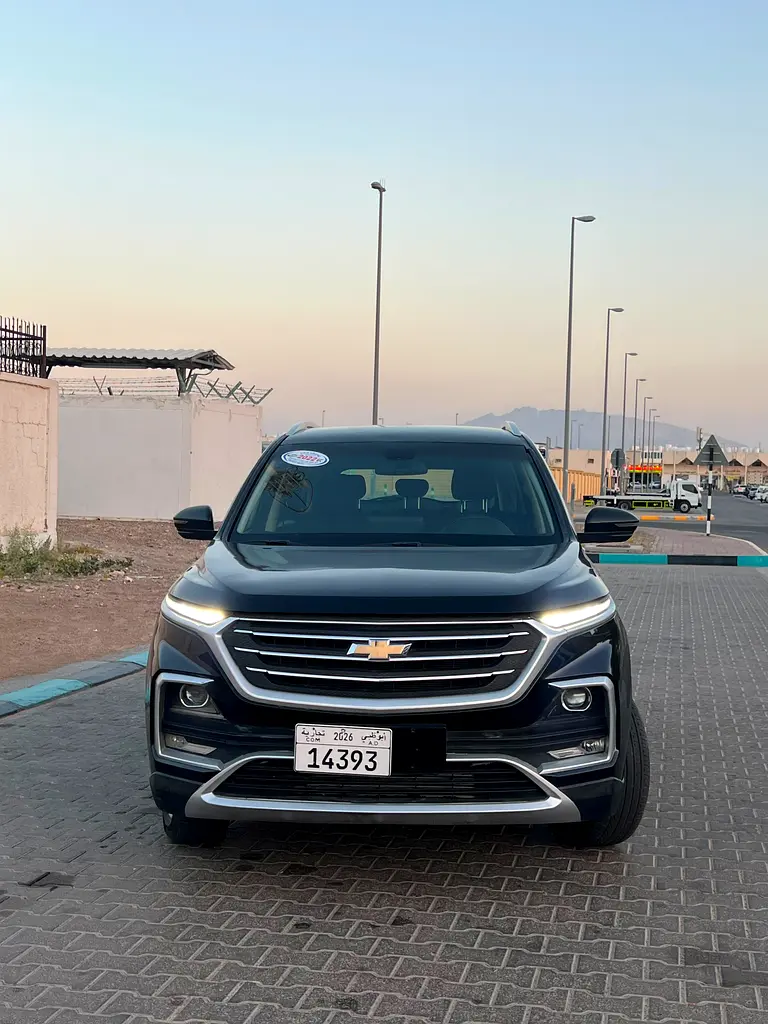 Chevrolet Captiva 2022 — photo 1 of 20