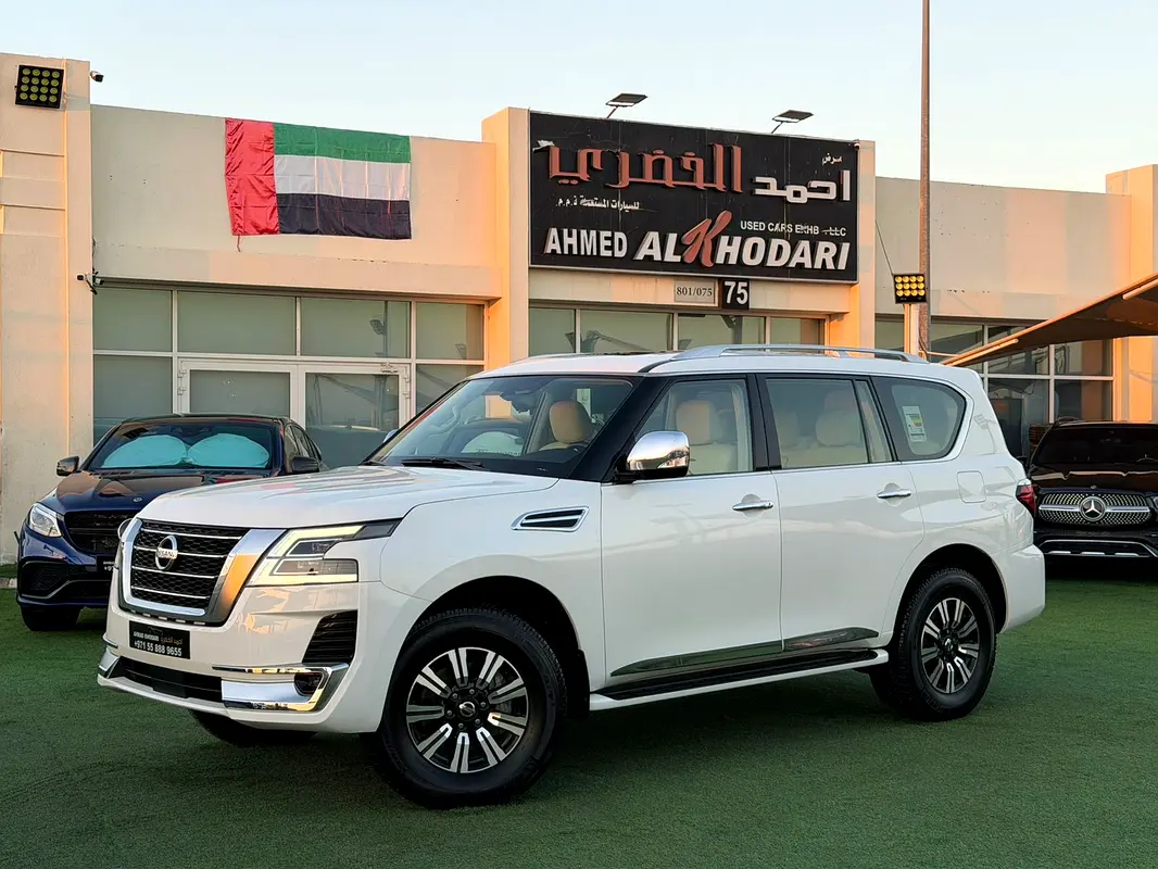 Nissan Patrol 2020 — photo 1 of 19
