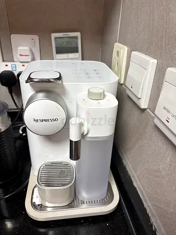 Nespresso Coffee  Milk Frother Machine - White, Lightly Used