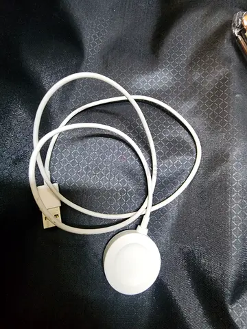 White Magnetic Charging Dock with USB Cable (for Smartwatch)
