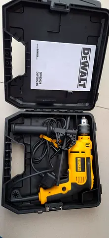 Dewalt 750w drill machine