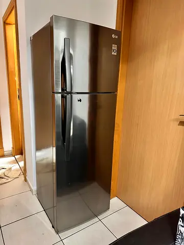 LG Fridge with Smart Inverter Technology