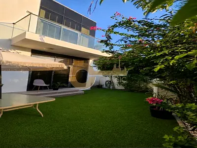 FULLY FURNISHED | UPGRADED | END CORNER UNIT