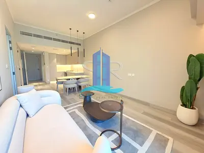 Spacious Furnished 1 BR l Brand New l Walk to Mall