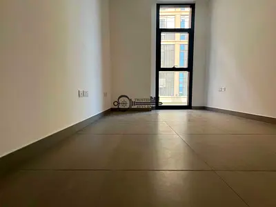 Room and lounge with pool, gym and parking
