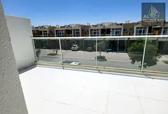 Vacant | Ready to Move | 4 Parkings