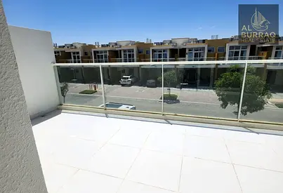 Vacant | Ready to Move | 4 Parkings
