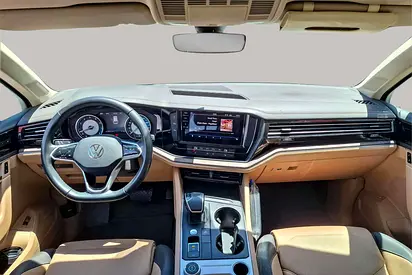 صورة 9 لـ 2023 Volkswagen TOUAREG