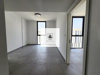 Specious luxury one bedroom pool view apartment for rent