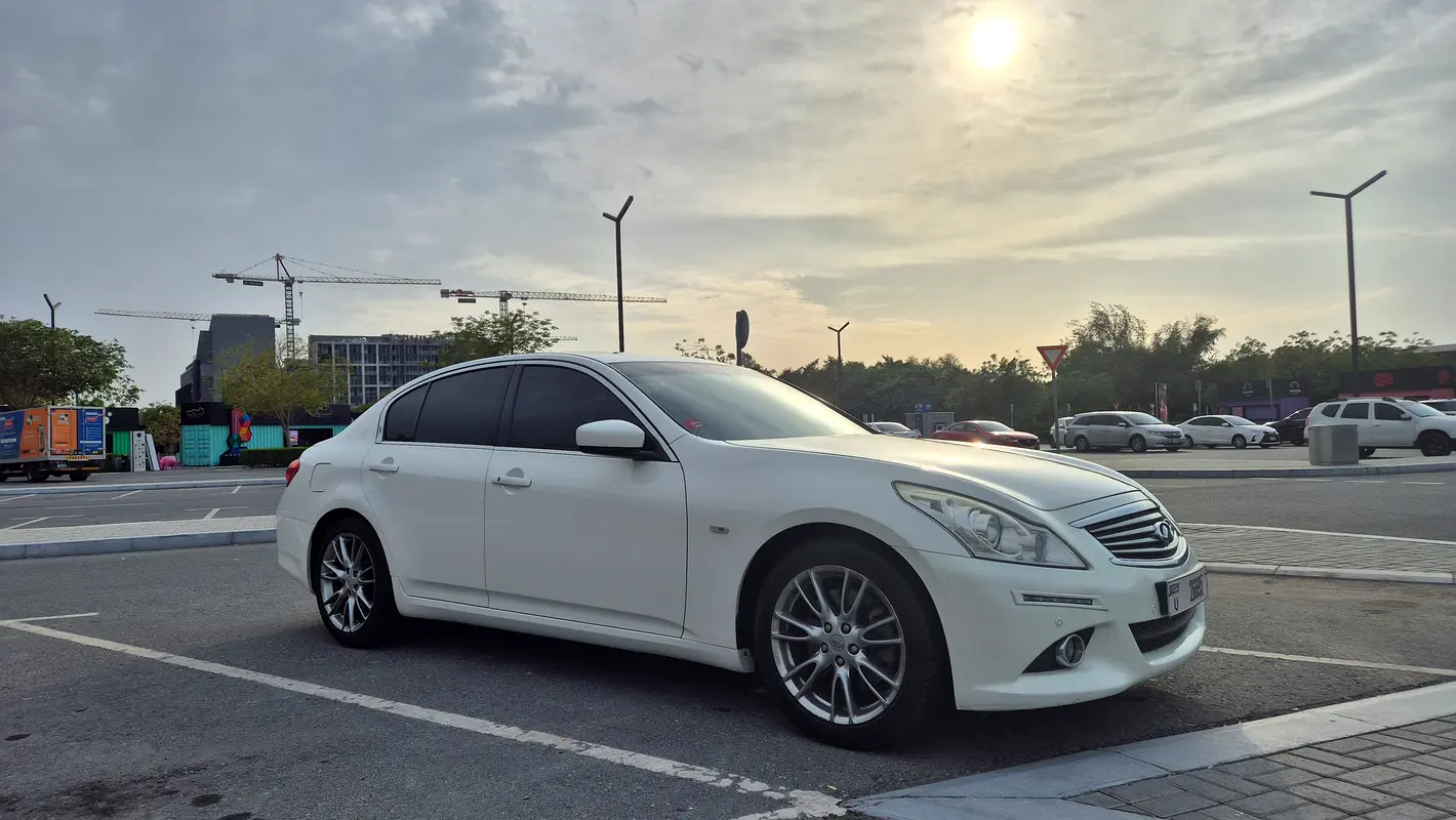 Infiniti G25 2014 — photo 1 of 15